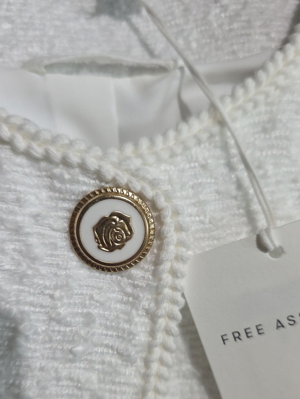 NWT FREE ASSEMBLY WHITE POLY BLAZER - Picture 2 of 2
